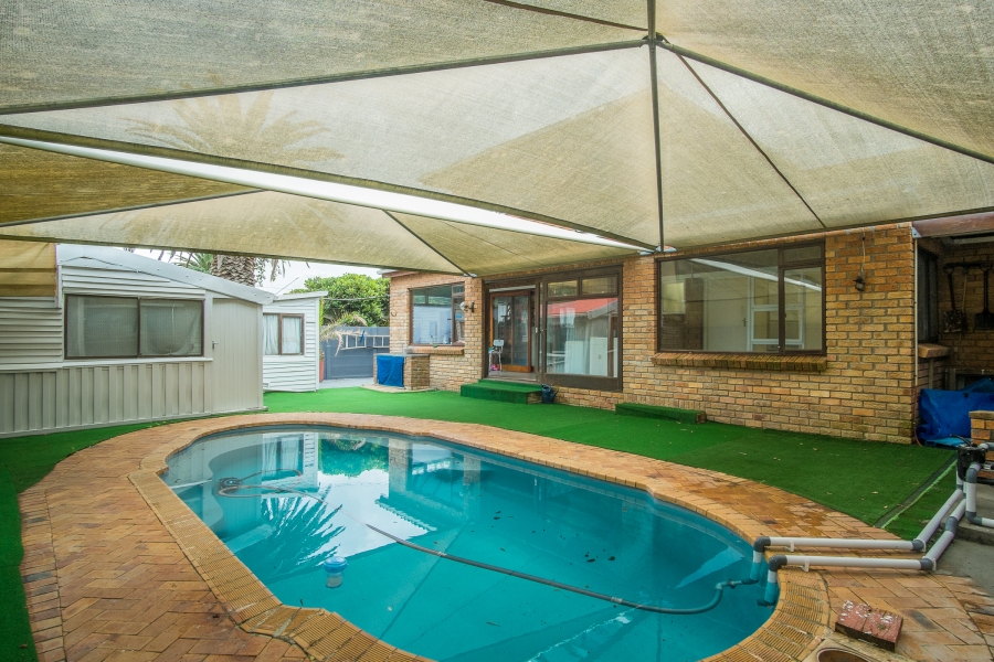 6 Bedroom Property for Sale in Kommetjie Western Cape